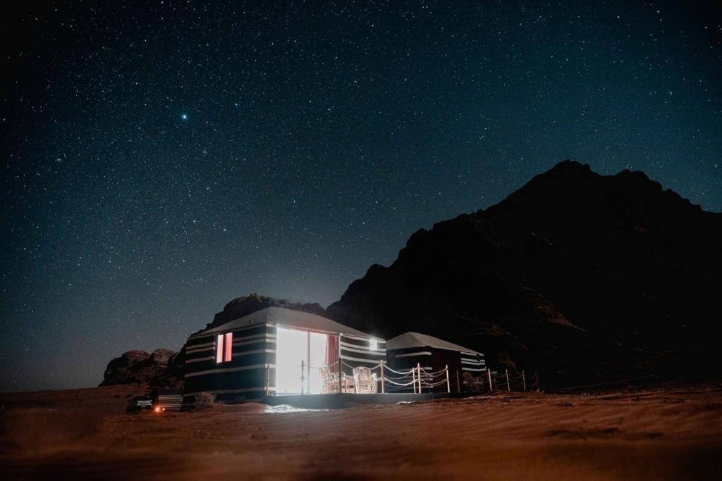 Wadi Rum Sky Tours & Camp Екстериор снимка