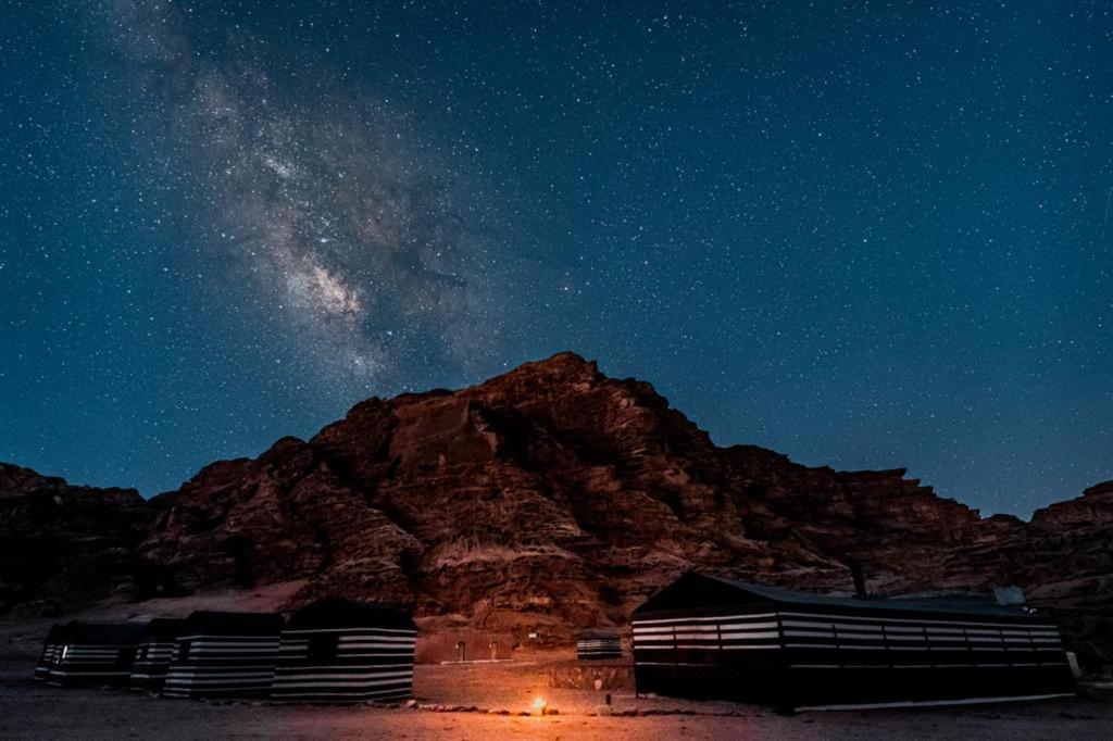 Wadi Rum Sky Tours & Camp Екстериор снимка